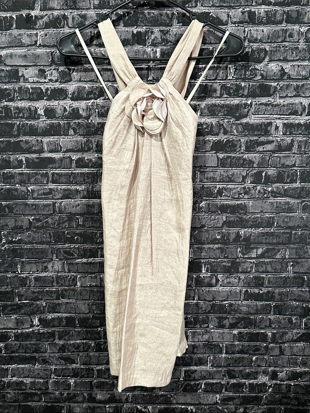 Alexia Admor Cream Textured Midi Dress with Rosette Neckline